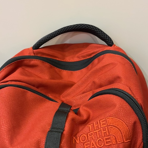 The North Face Jester Backpack 15'' Laptop School book Bag new - Picture 6 of 16